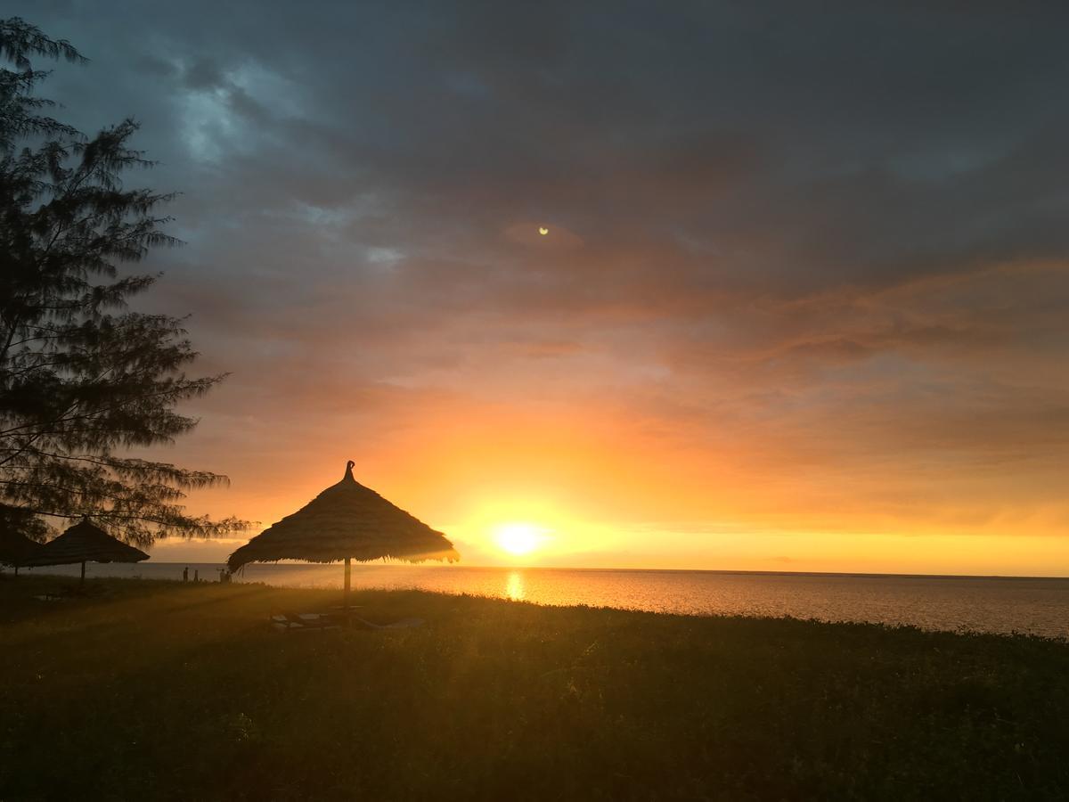 Emayani Beach Lodge Pangani Extérieur photo